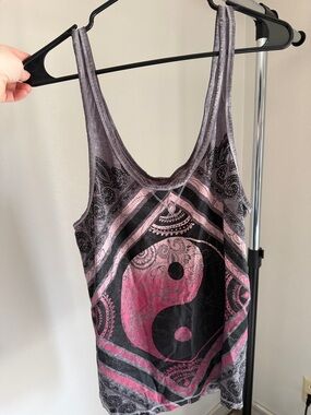 Yin Yang Graphic Tank Top in Gray and Pink